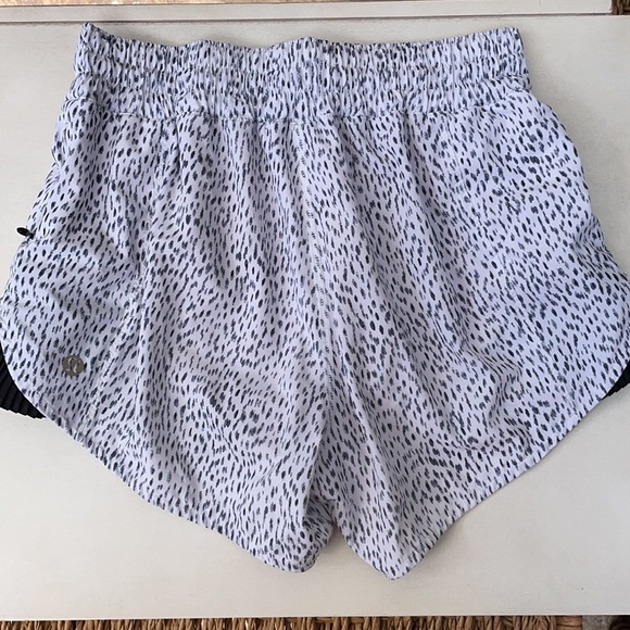 Lululemon | play of the pleats shorts - Picture 6 of 10